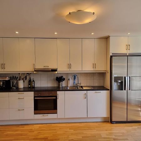 Trevlig Laegenhet Naera Stroemstad Centrum Exteriér fotografie
