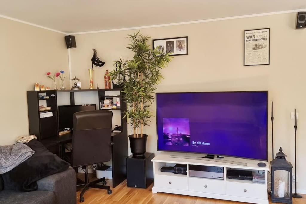 Trevlig Laegenhet Naera Stroemstad Centrum Exteriér fotografie